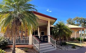 Western Heritage Motor Inn